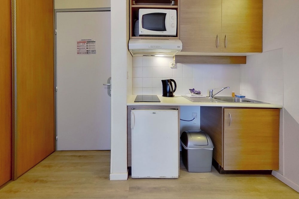 Standard Apartment, Kitchenette - Photo 5