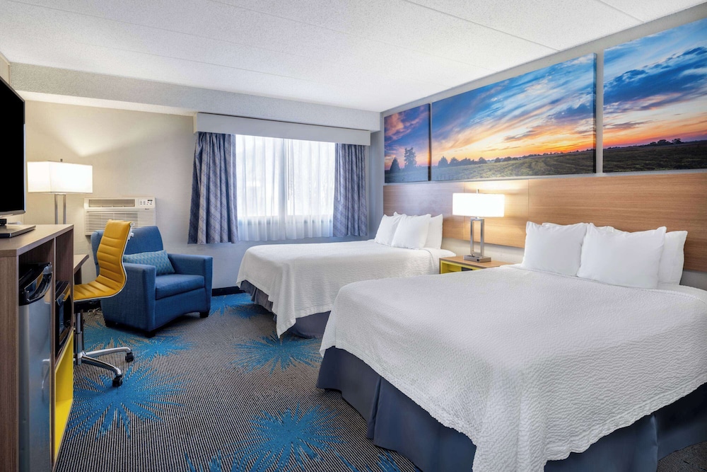 Room, 2 Double Beds, Accessible, Non Smoking - Photo 1
