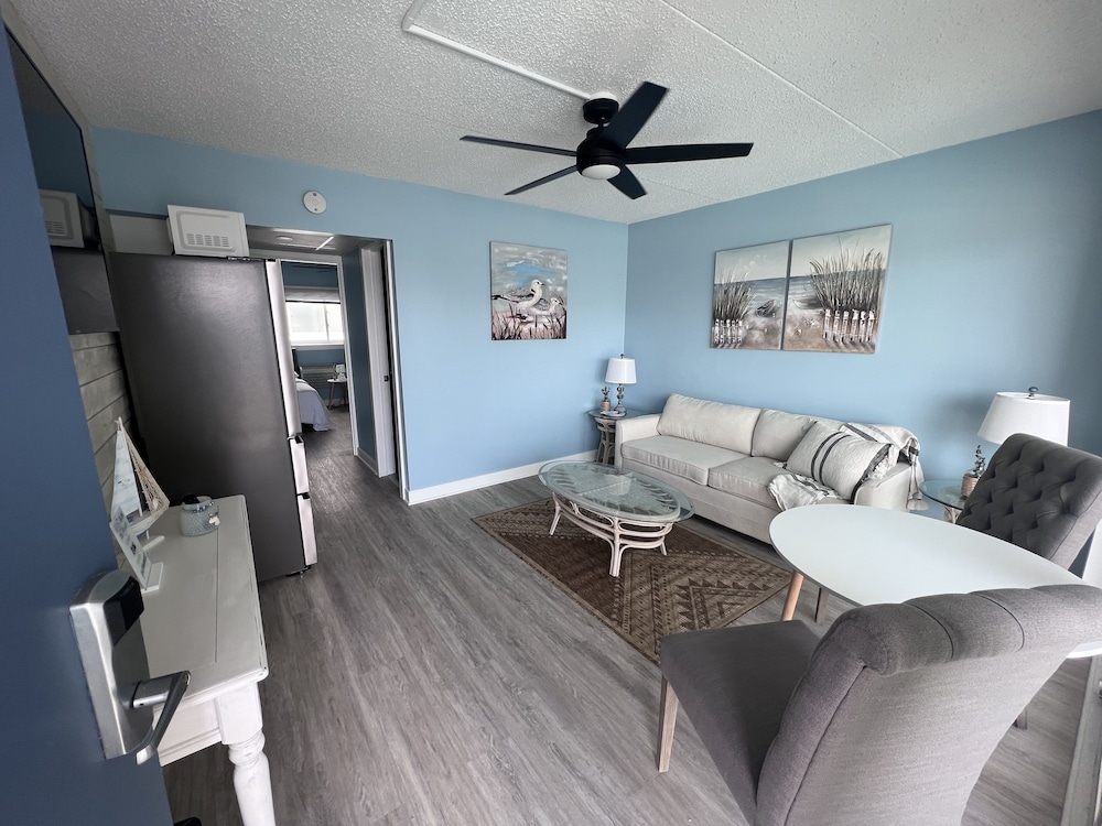 Basic Condo photo 1