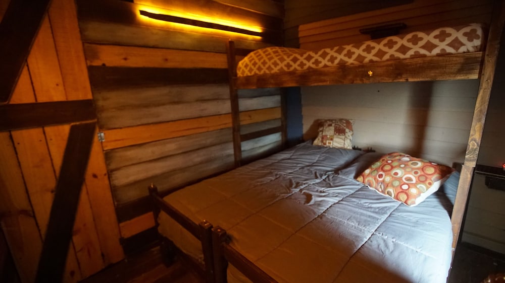 Shared Dormitory, 1 Twin Bed, Shared Bathroom (Faro) photo 1