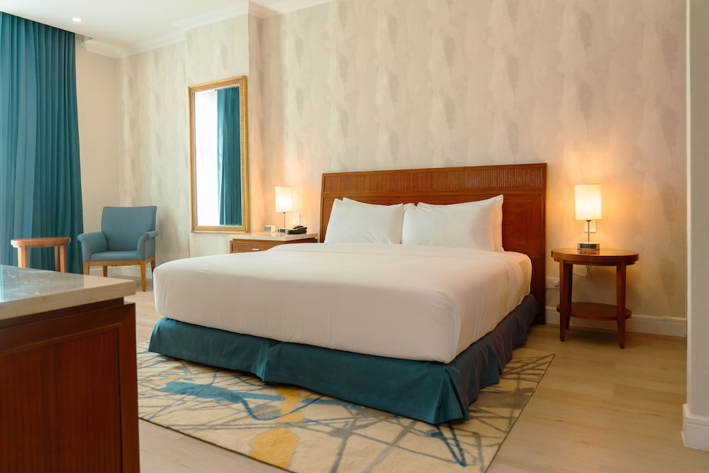Jr. Suite photo 3
