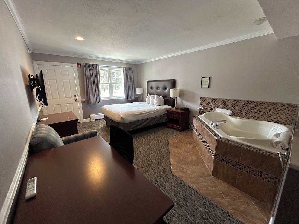 Luxury Suite, 1 Queen Bed, Non Smoking photo 1
