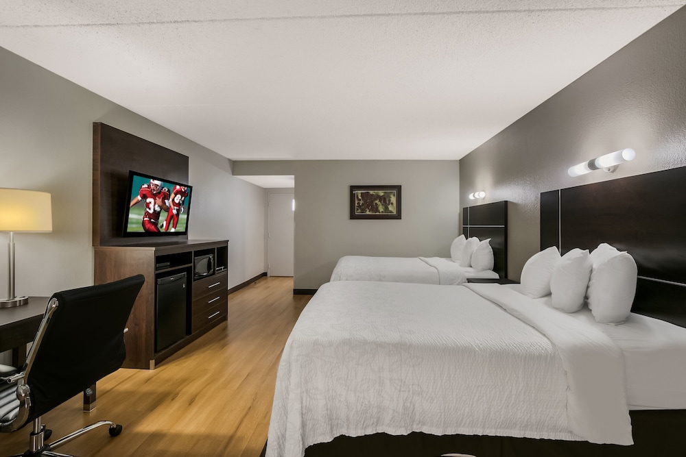 Deluxe Room, 2 Queen Beds, Accessible (Smoke Free) photo 1