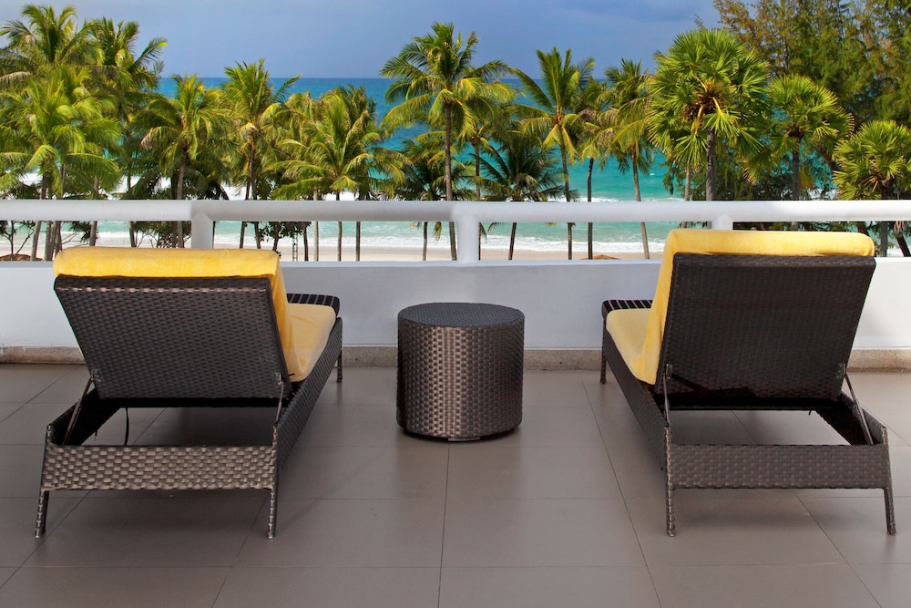 Junior Studio Suite, 2 Twin Beds, Ocean View - Photo 8