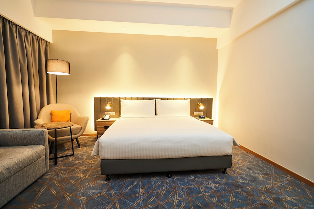 Premium Room, 1 King Bed, Club Lounge Access - Photo 5