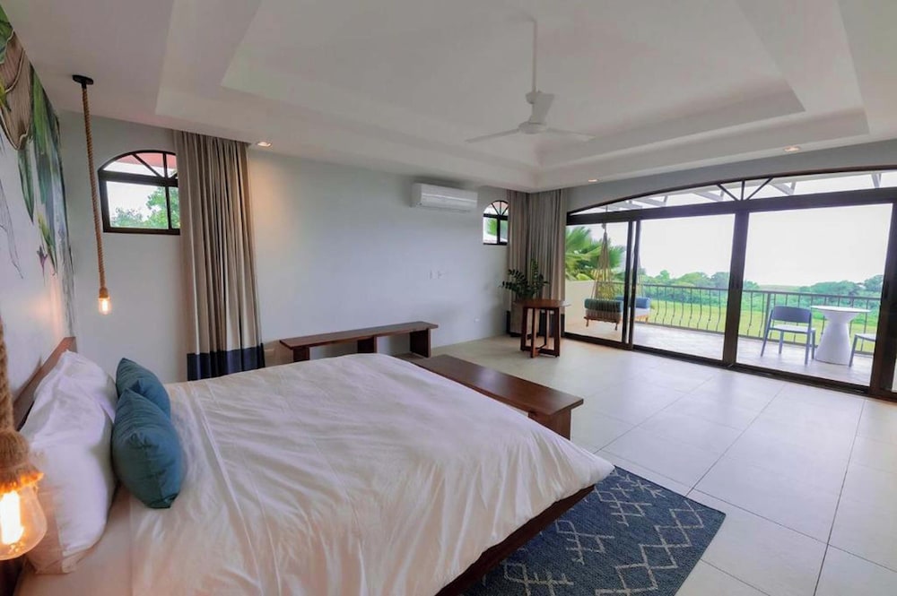 Ocean Suite with Jacuzzi photo 3