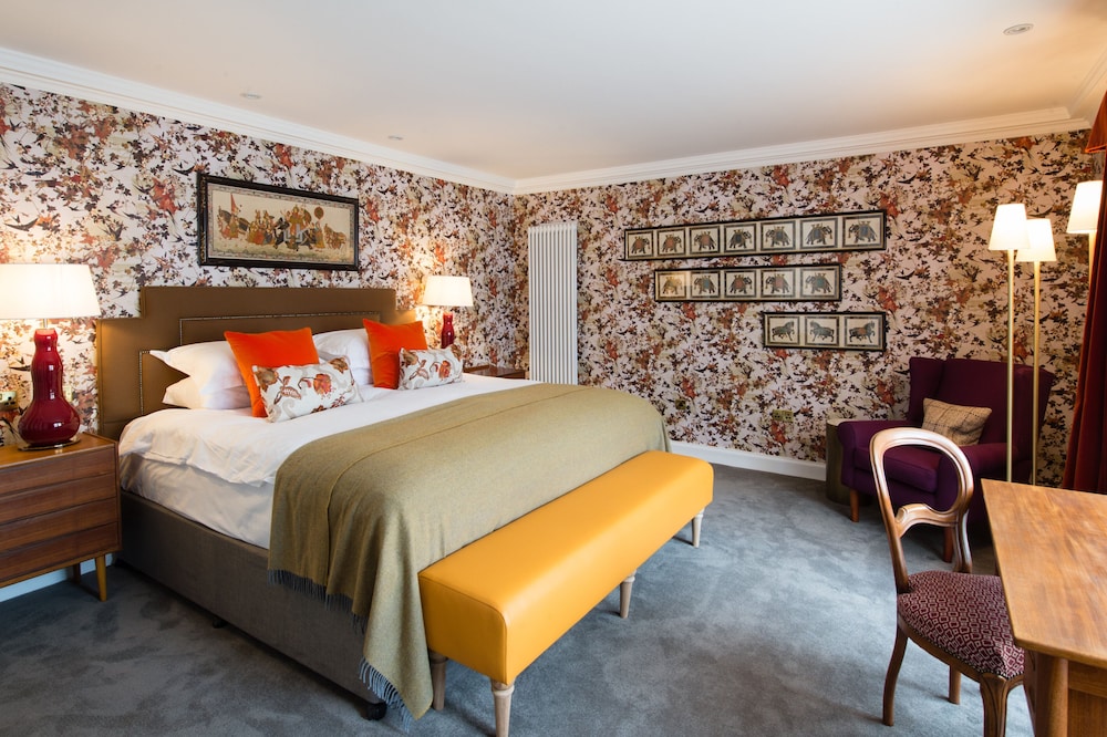 Signature Suite - Photo 4
