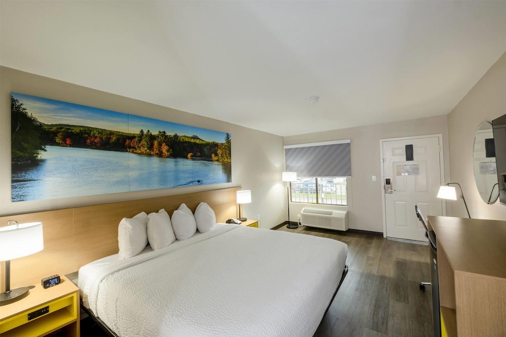 1 King Bed, Superior Room, Non-Smoking - Photo 6