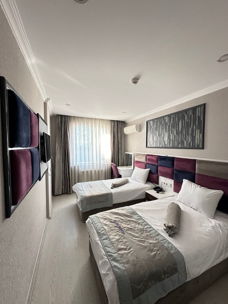 Standard Twin Room, City View