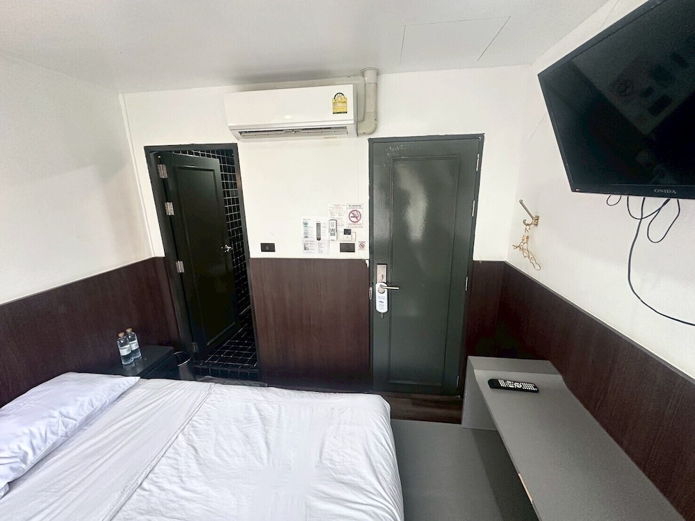 Standard Double Room, Non Smoking, Private Bathroom photo 3