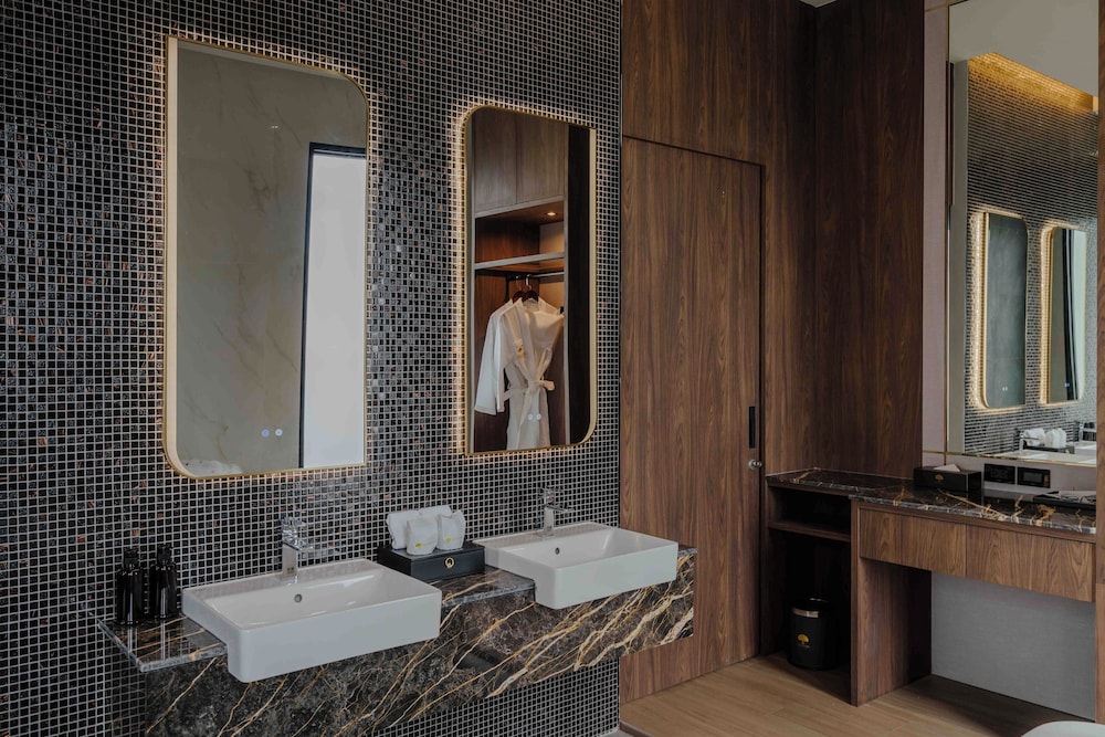 Private Pool Villa with Onsen - Photo 19
