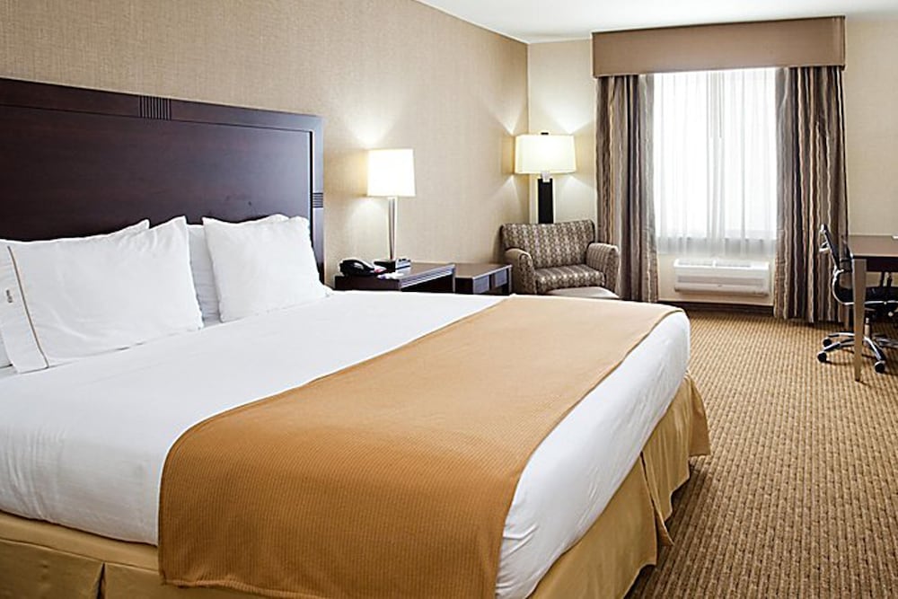 Suite, 1 King Bed, Non Smoking (Oversized) - Photo 1