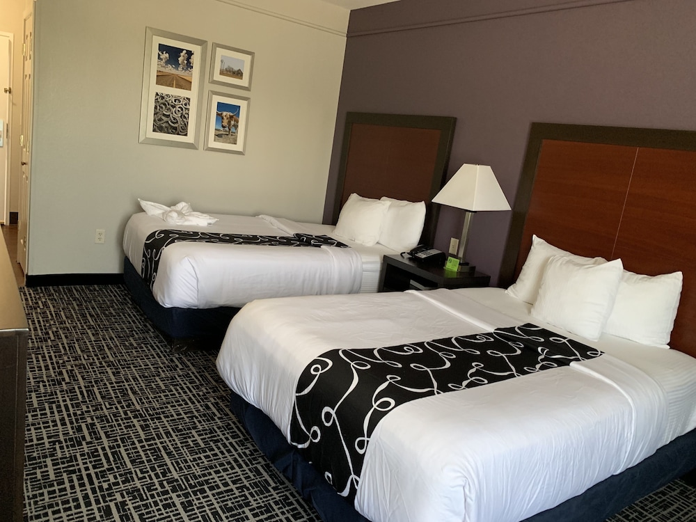 Room, 2 Double Beds, Accessible, Non Smoking ( Mobility/hearing, Tub W/ Grab Bars) - Photo 3