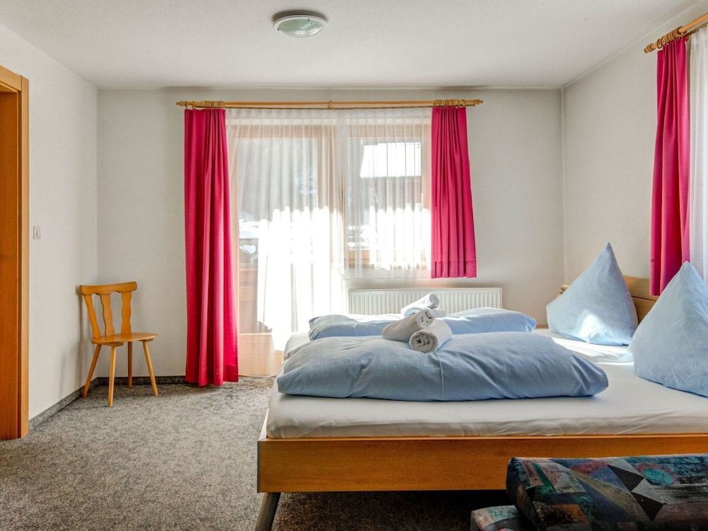 Classic Apartment, 3 Bedrooms photo 3