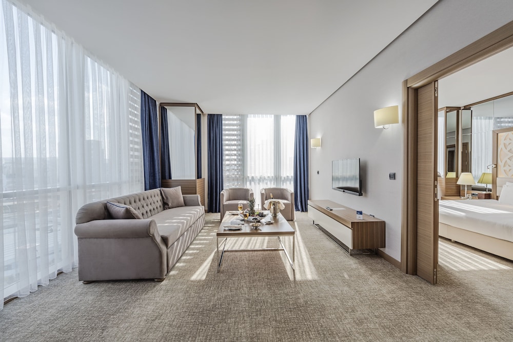 Executive Suite, 1 King Bed photo 2