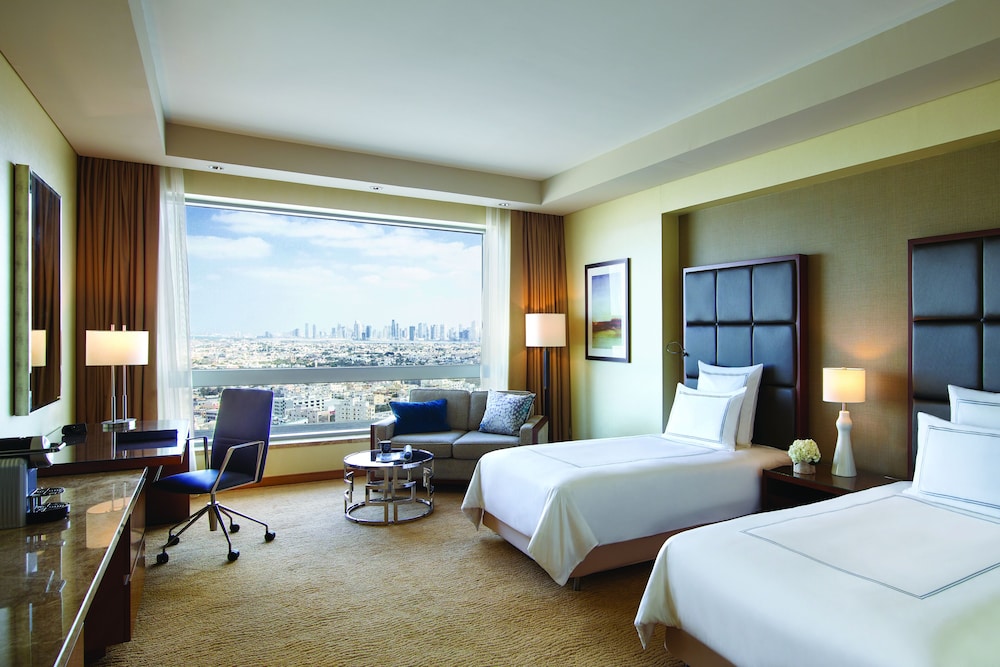 Deluxe Room, 2 Twin Beds, City View