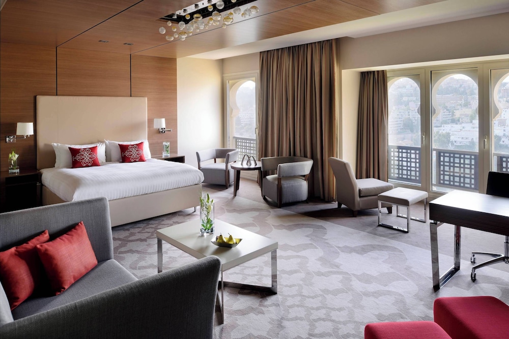 Junior Suite, 1 King Bed with Sofa bed