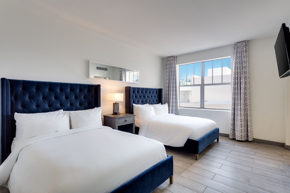 Deluxe Double, 2 Double Beds - Photo 3