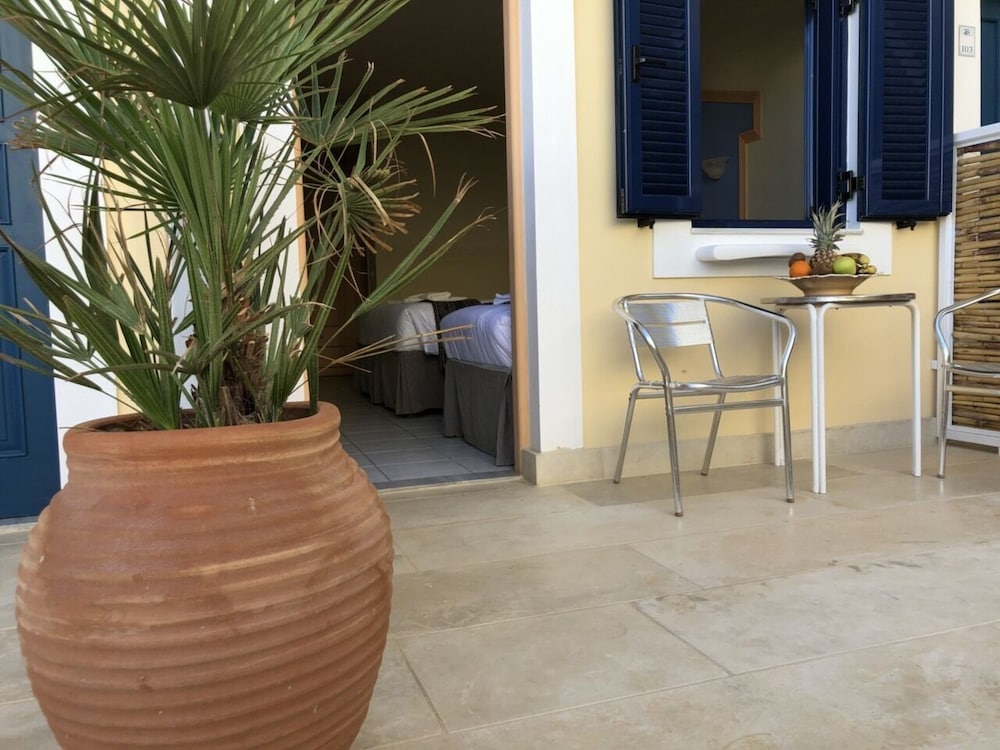 Standard Triple Room - Photo 3