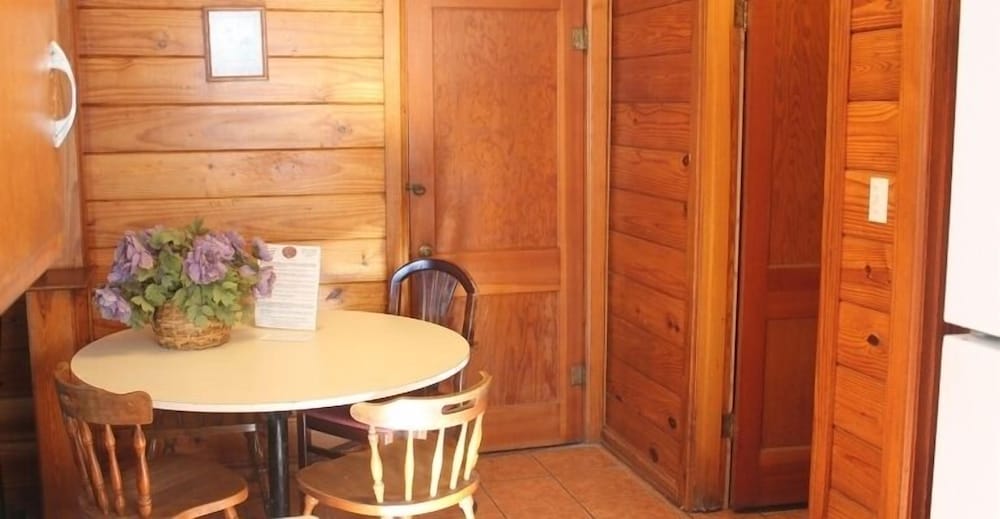 Cottage, 2 Bedrooms, Kitchen, Courtyard Area photo 2