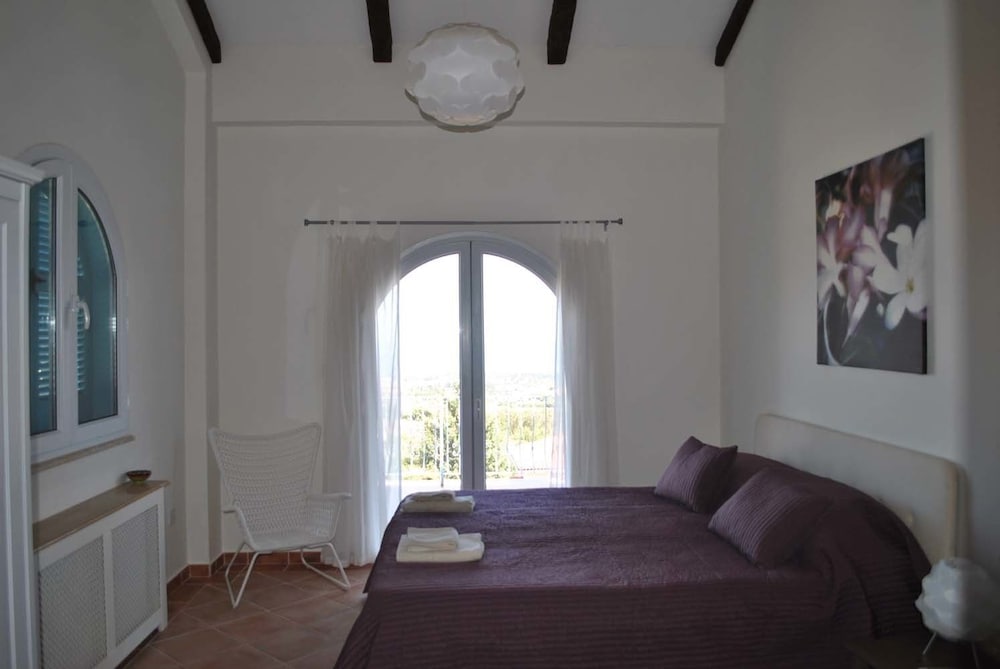 Villa photo 1