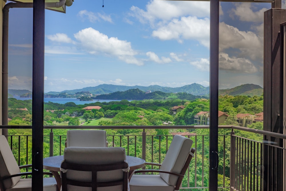 Roble Sabana 404 - Luxury Apartment Adults Only photo 3
