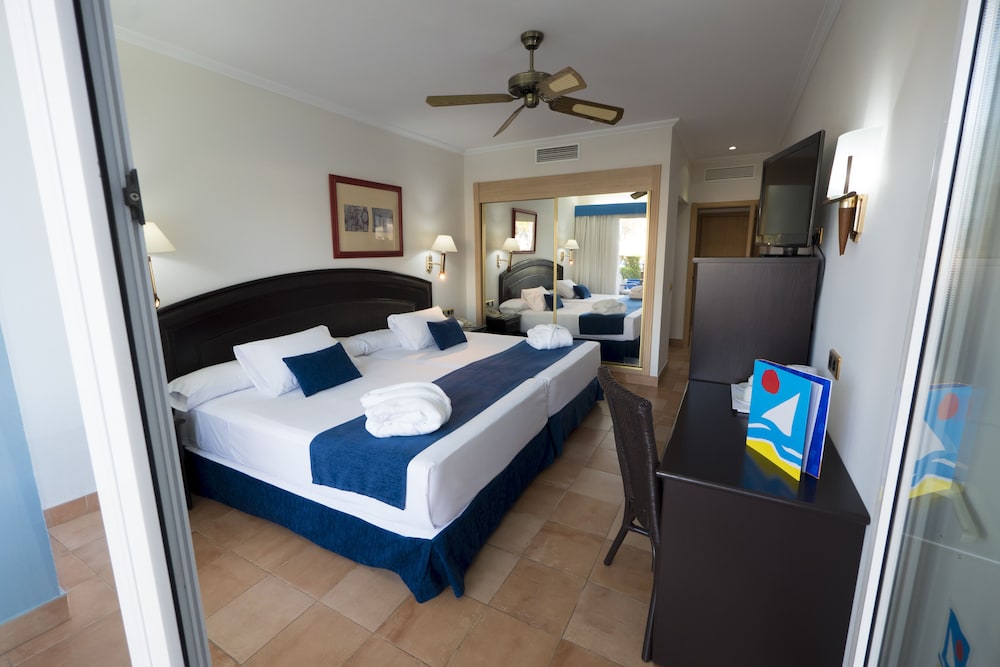 Superior Double Room, Balcony - Photo 3
