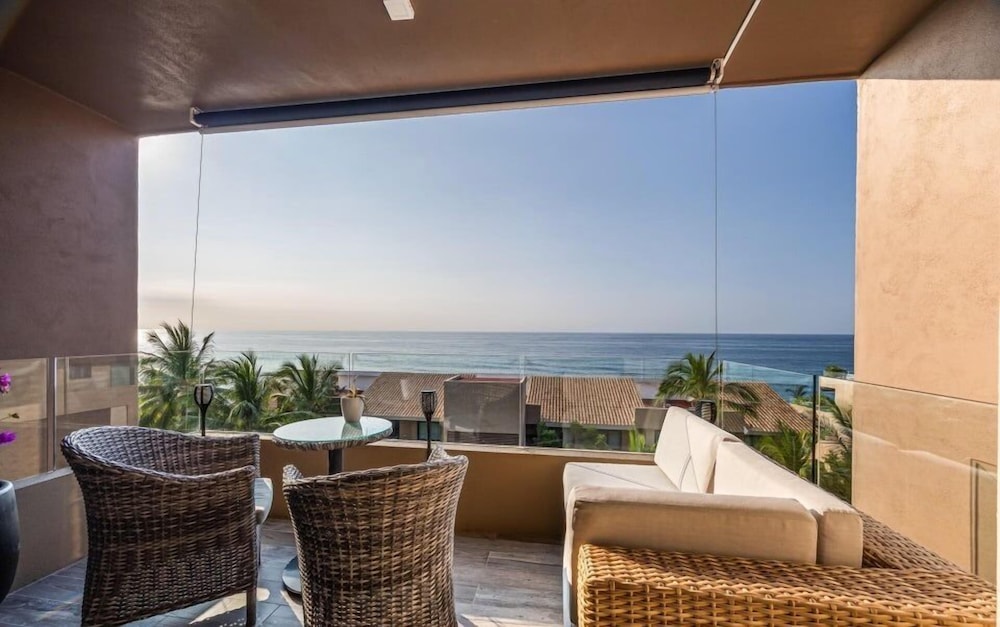 Deluxe Condo, Balcony, Ocean View photo 1