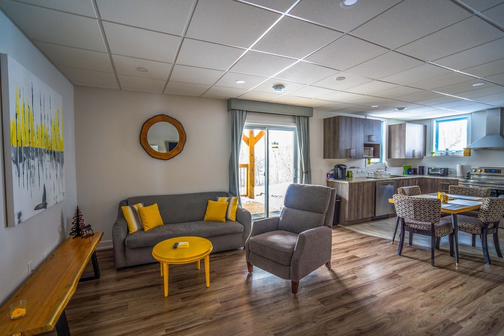 The Den Appartment with Spa