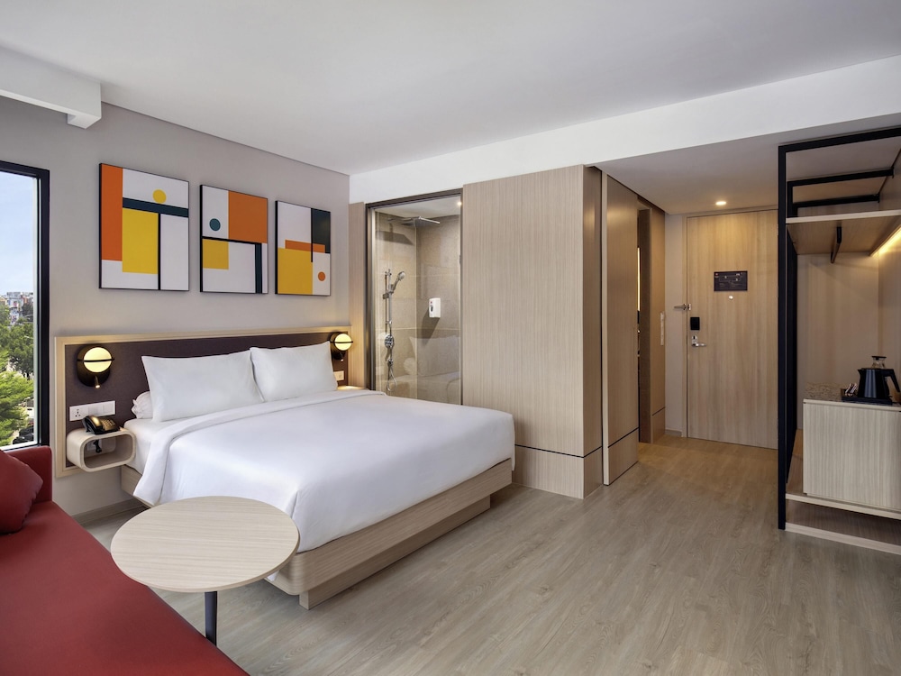 Premium Room, 1 Double Bed with Sofa bed - Photo 1