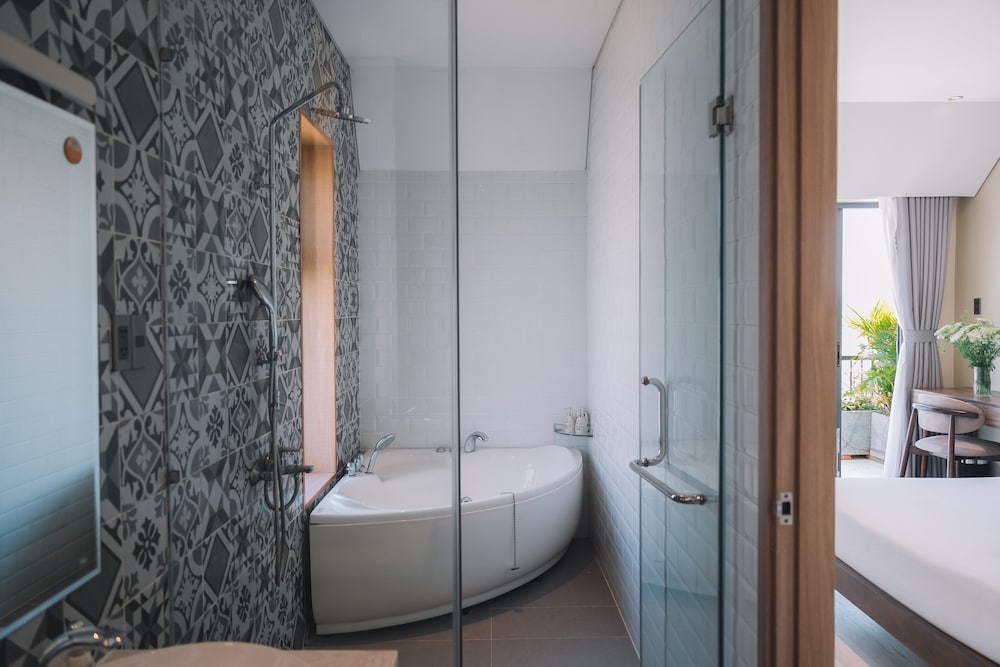 Premium Double Room - Photo 23