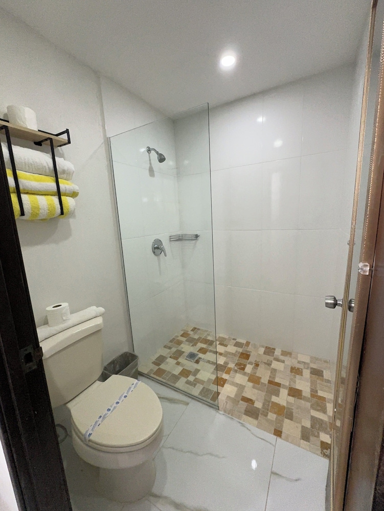 Quadruple Room (Interior) photo 3