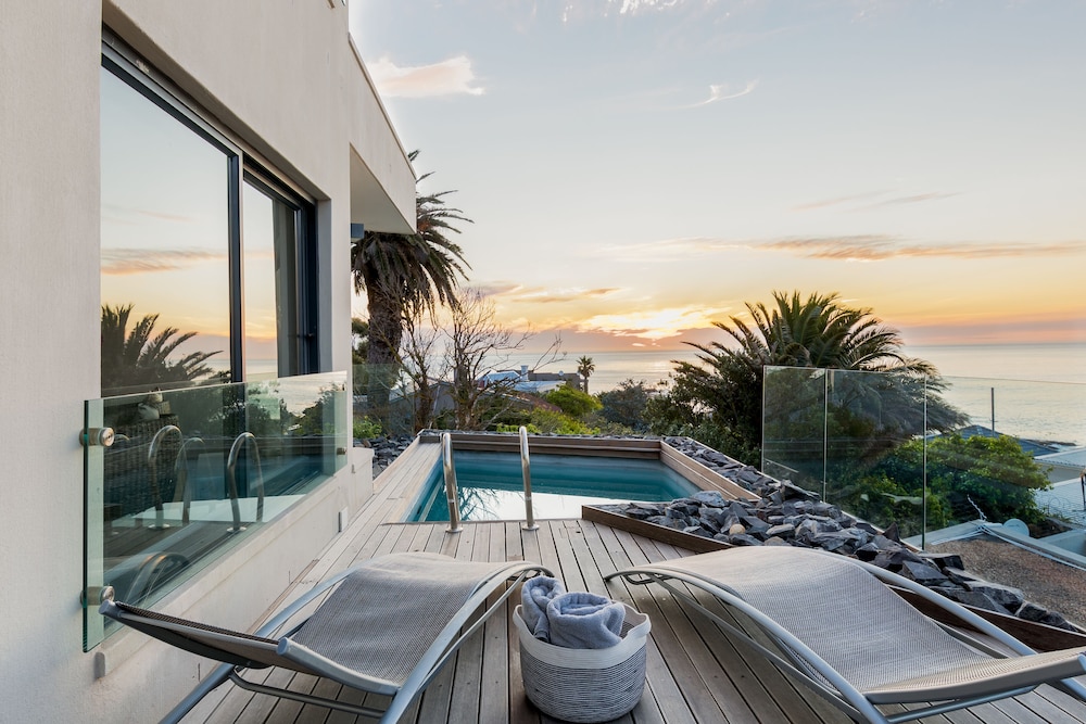Premier Apartment, 3 Bedrooms, Ocean View, Sea Facing