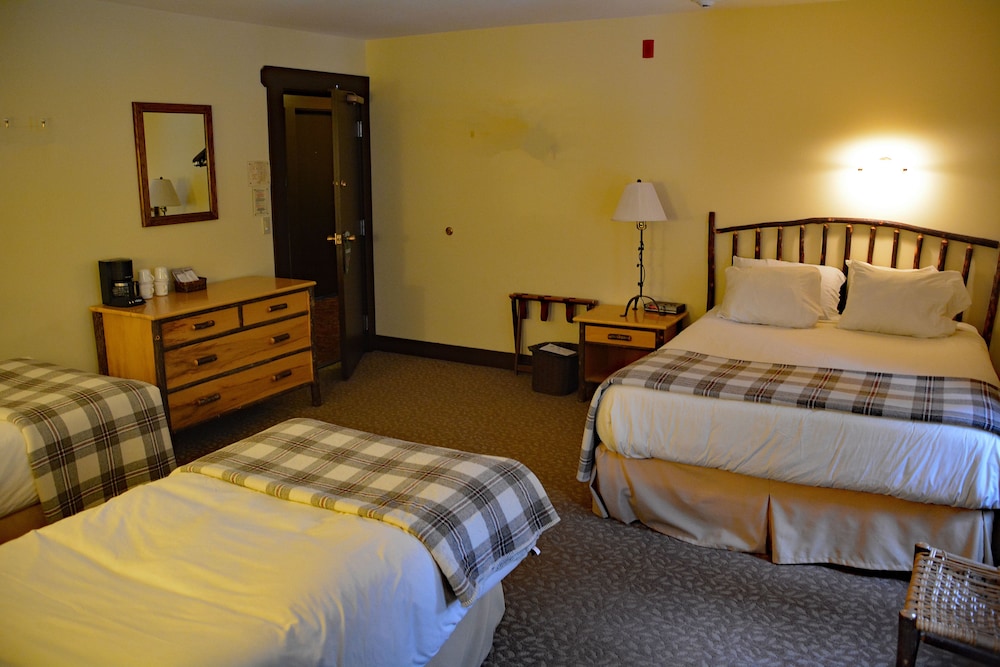 Deluxe Quadruple Room, Non Smoking, Private Bathroom photo 1