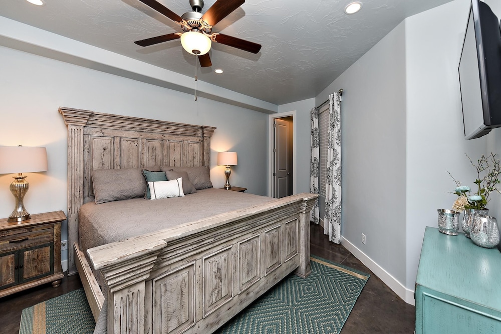 House, Multiple Beds, Mountain View (Desert Cool) photo 2