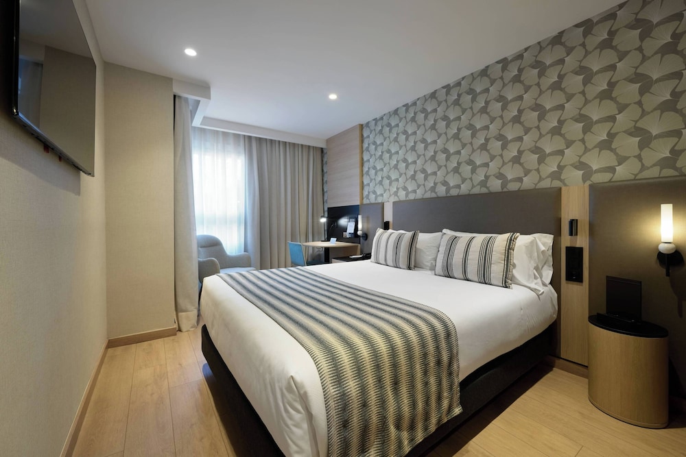 Premium Room (Deluxe Single Use)
