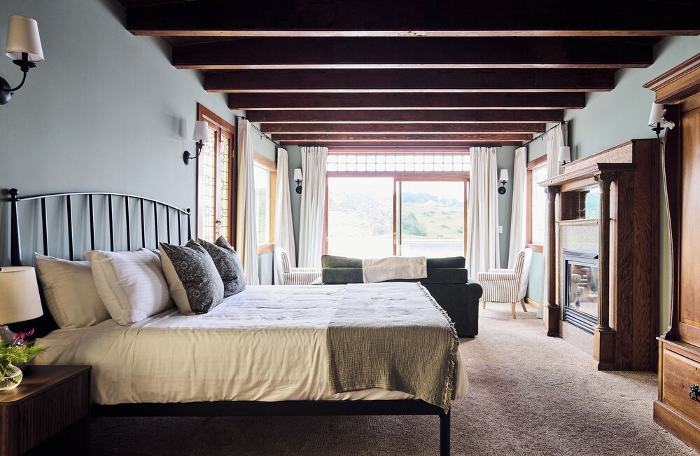 Deluxe Suite, Balcony, River View photo 1