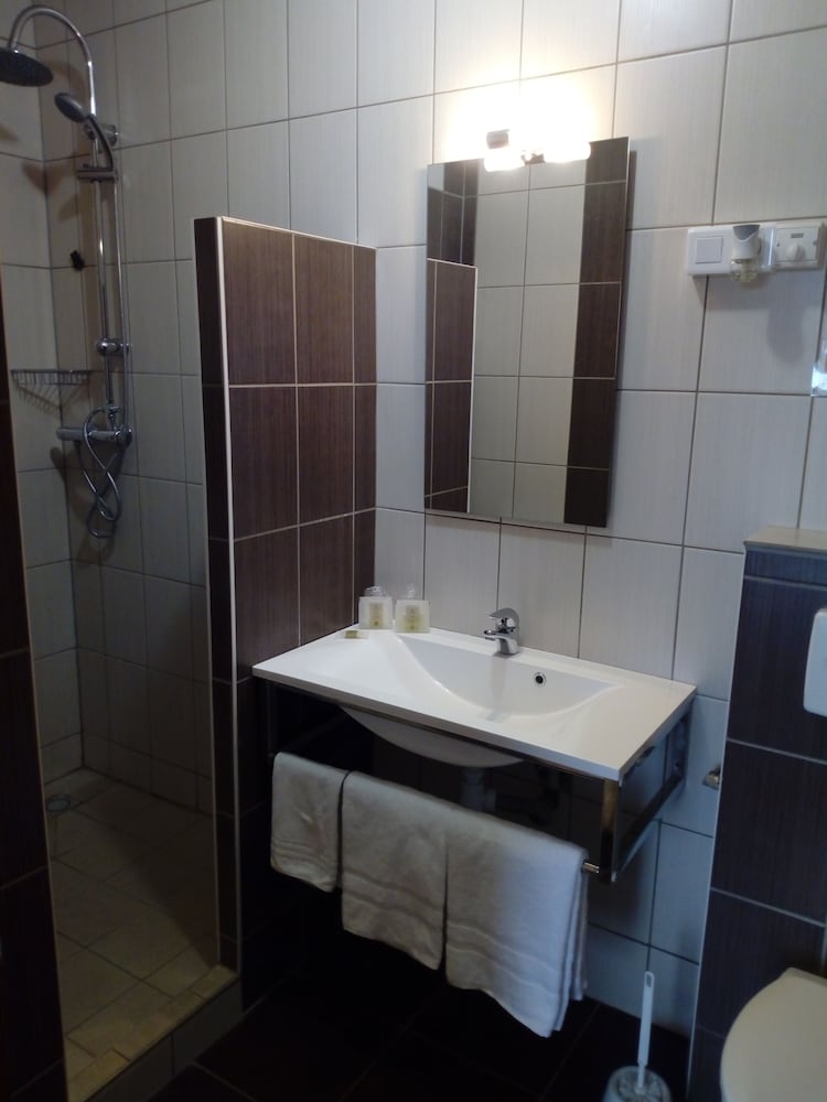 Standard Twin Room photo 2