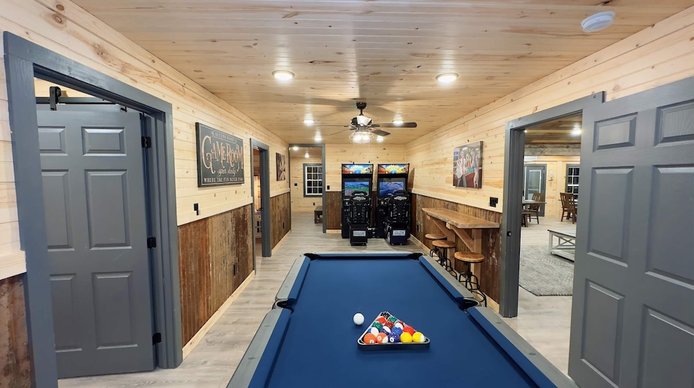 Luxury Poolside Cabin in Sevierville, Zdjęcie 2