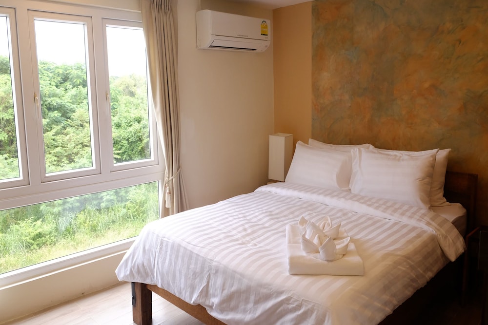Deluxe Executive Suite photo 3