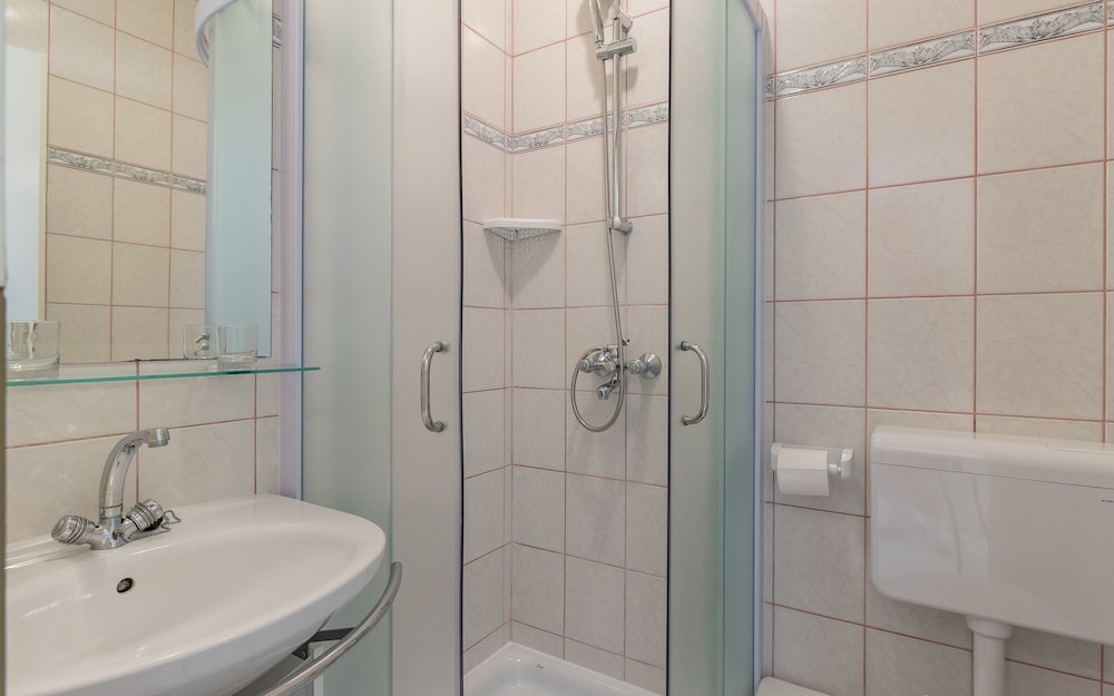 Apartment (Escape - 20 m from sea - White(2))