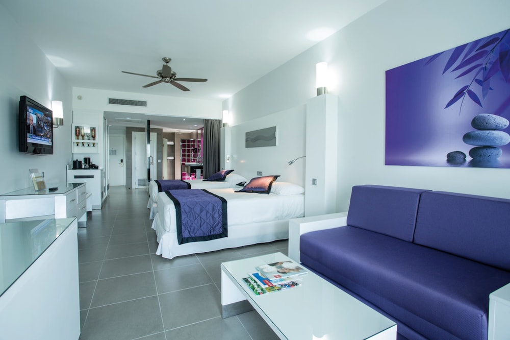 Junior Suite, Oceanfront (elite Club | C)