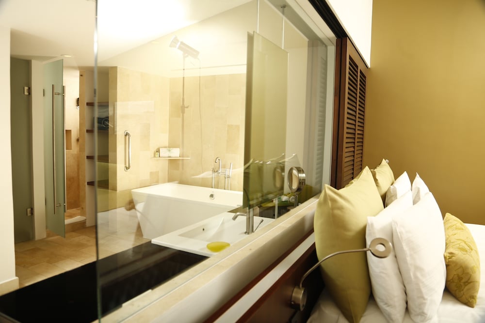 Classic Room, 1 King Bed, Terrace