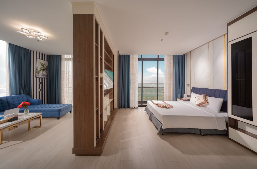 Premier Double Room, 1 Bedroom, City View photo 2