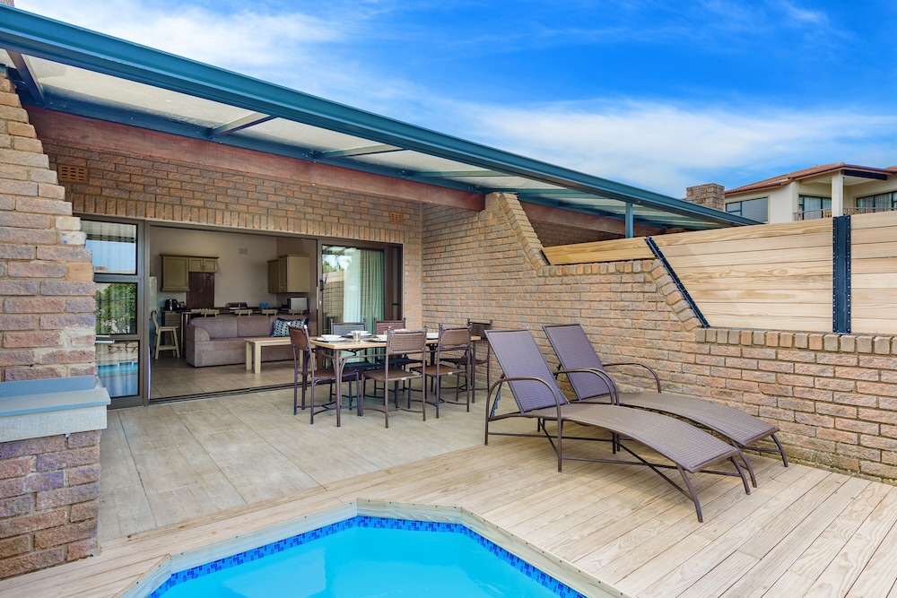 Three Bedroom Apartment With Splash Pool photo 2
