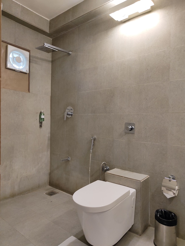 Deluxe Room - Photo 6