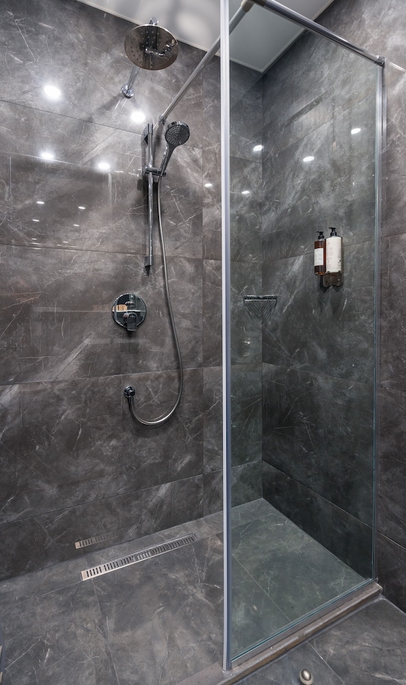 Premium Double Room, 1 Queen Bed, City View - Photo 9