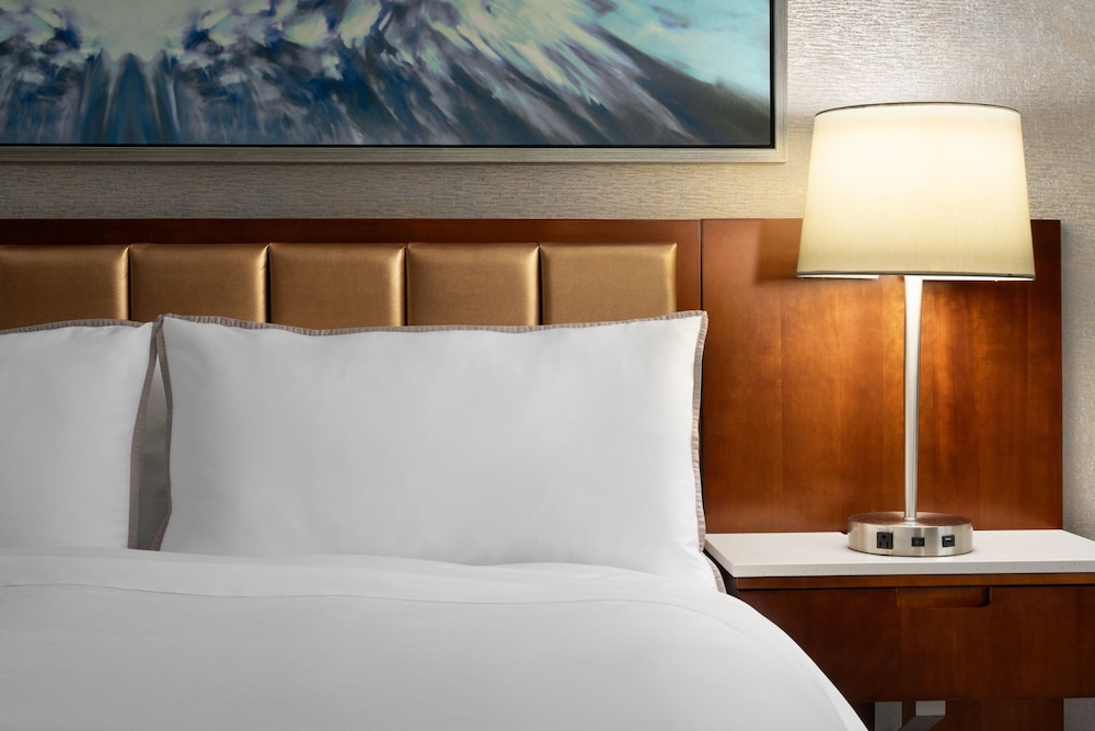 Junior Suite, 1 King Bed - Photo 4