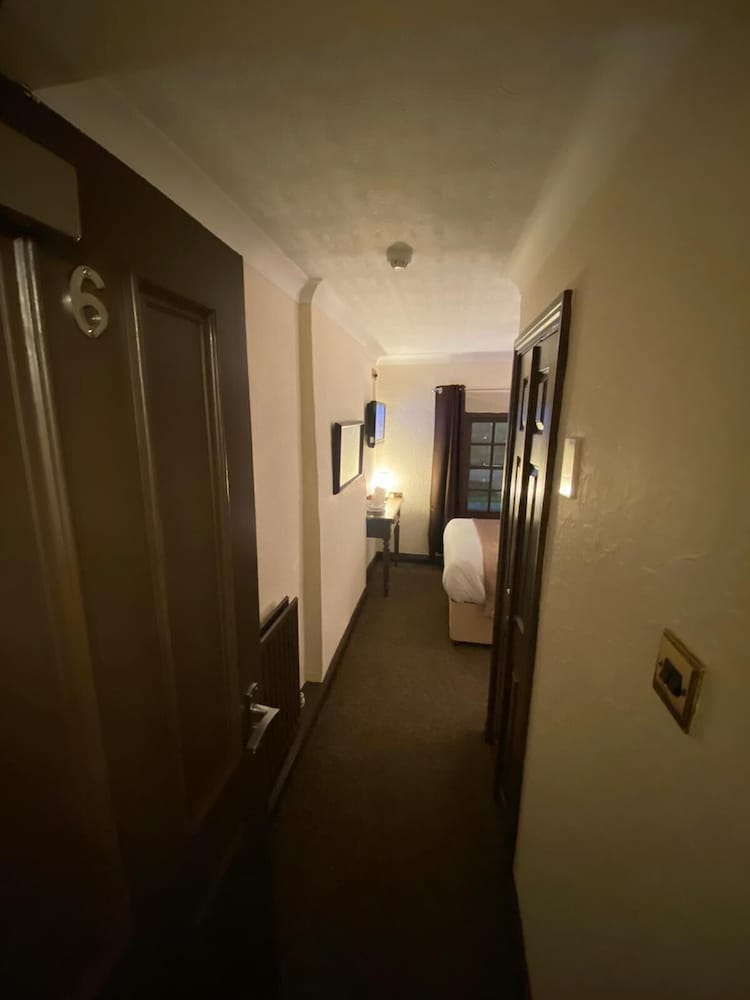 Comfort Double Room, Ensuite (Room 6 Small Double Room) - Photo 4