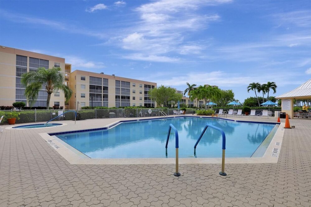 Condo, Multiple Beds (Sands of Marco B-206)